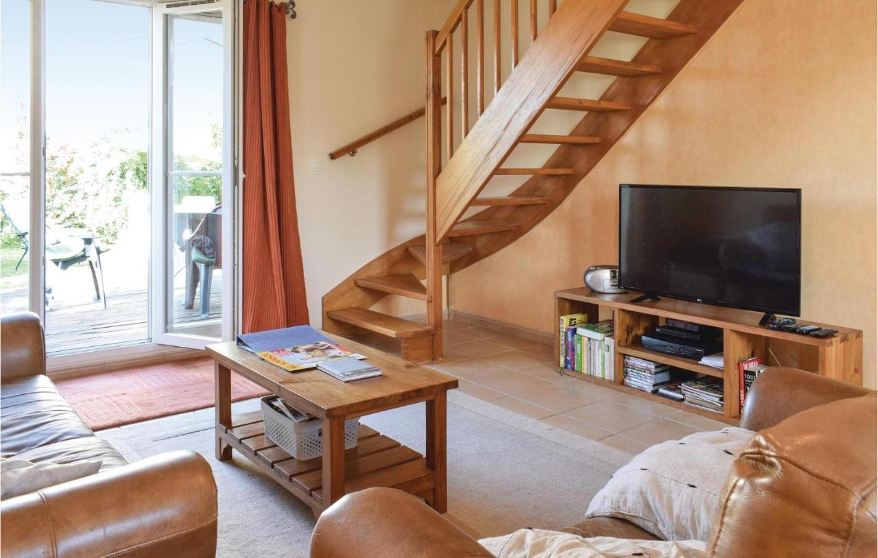 4 Bedroom Cozy Home In Port-En-Bessin-Huppain Exterior photo